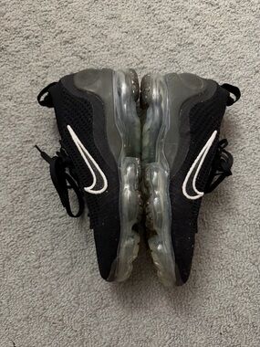 Nike Air VaporMax 2021 Flyknit Women’s 8